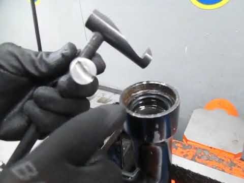 Herramientas Esenciales para Reparar Escapes de Motocicletas