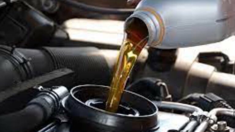 Diferencias Clave entre Aceites Sint&eacute;ticos y Convencionales para Motocicletas
