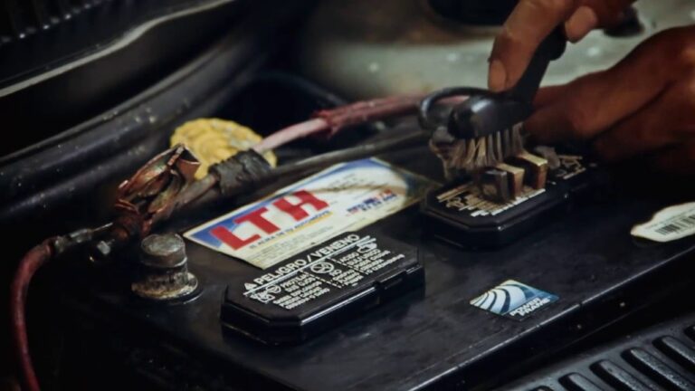 Mantenimiento Efectivo de Bater&iacute;as de Coches para Conexiones Limpias