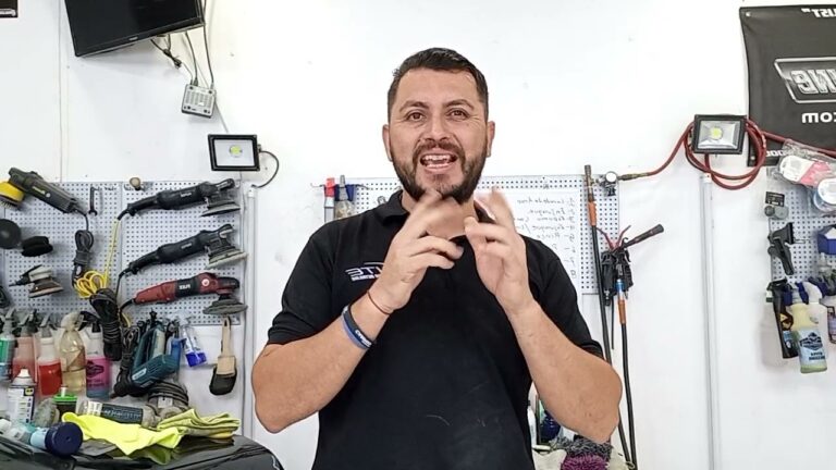 Servicio Detallado de Carrocer&iacute;a de Motos en Taller Especializado