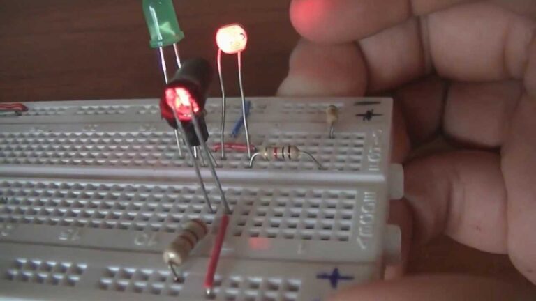 Aplicaciones Pr&aacute;cticas de Electr&oacute;nica en Sistemas de Monitoreo de Coches