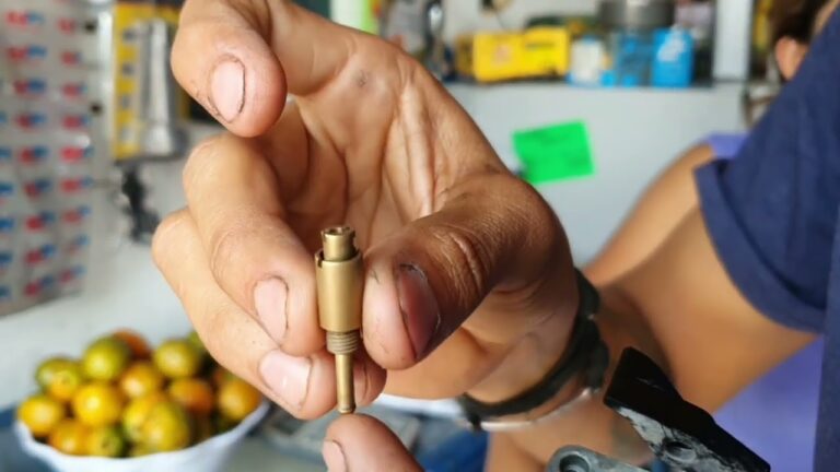 Herramientas Espec&iacute;ficas para una Limpieza Efectiva de Carburadores