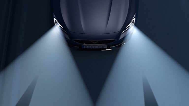 Innovaci&oacute;n en Tecnolog&iacute;a de Faros Adaptativos para Coches