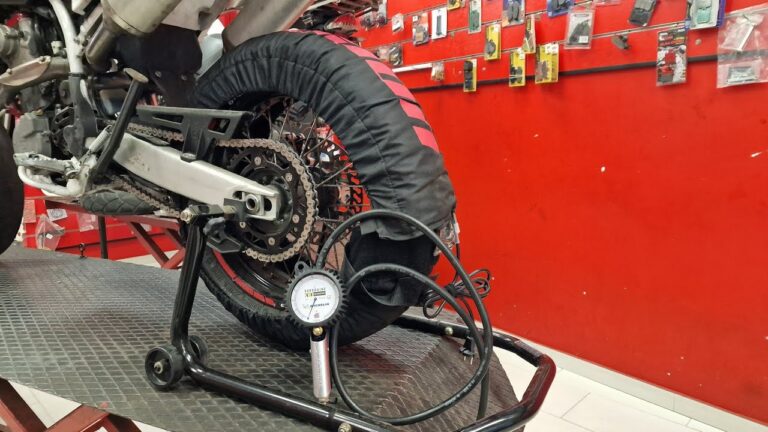 Neum&aacute;ticos Espec&iacute;ficos para Motocicletas en Carretera